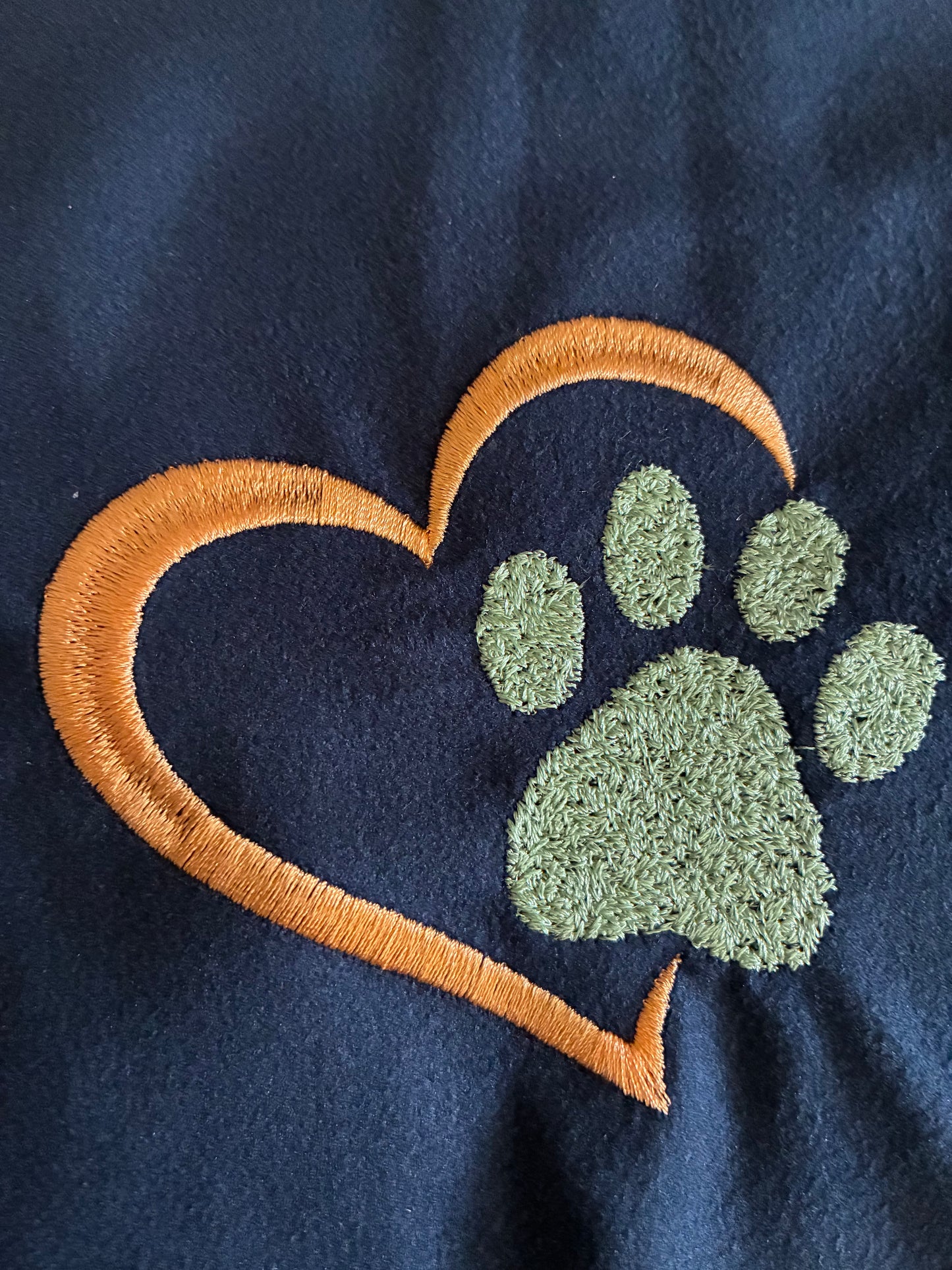 Pfotenhandtuch personalisiert bestickt