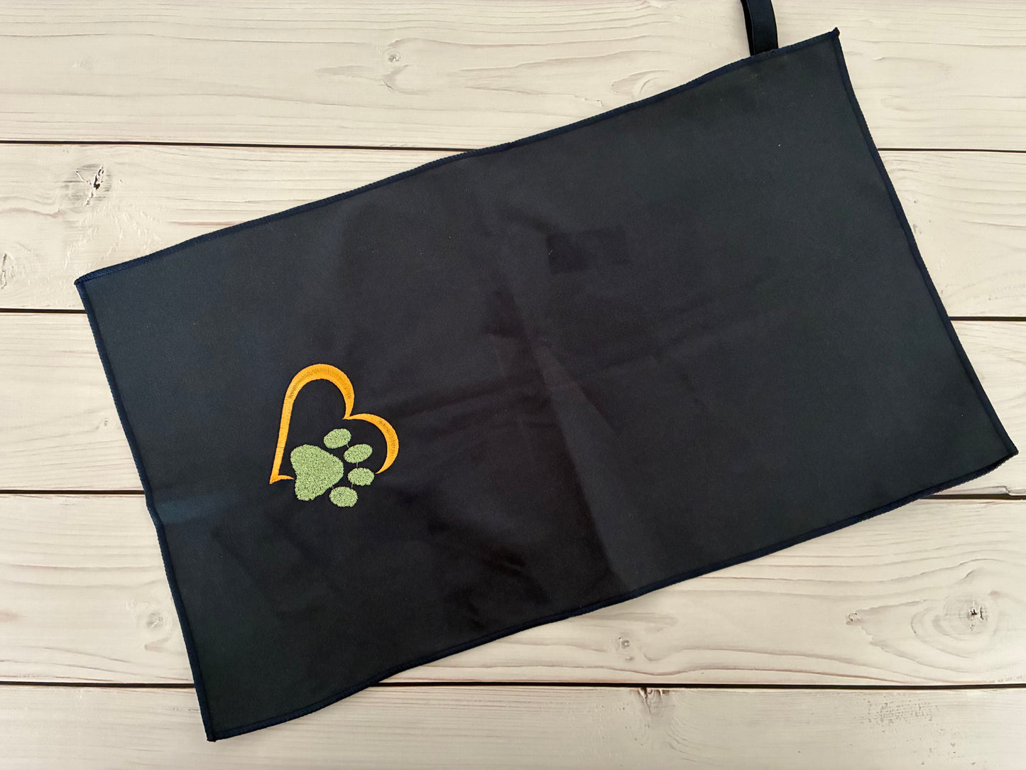 Pfotenhandtuch personalisiert bestickt